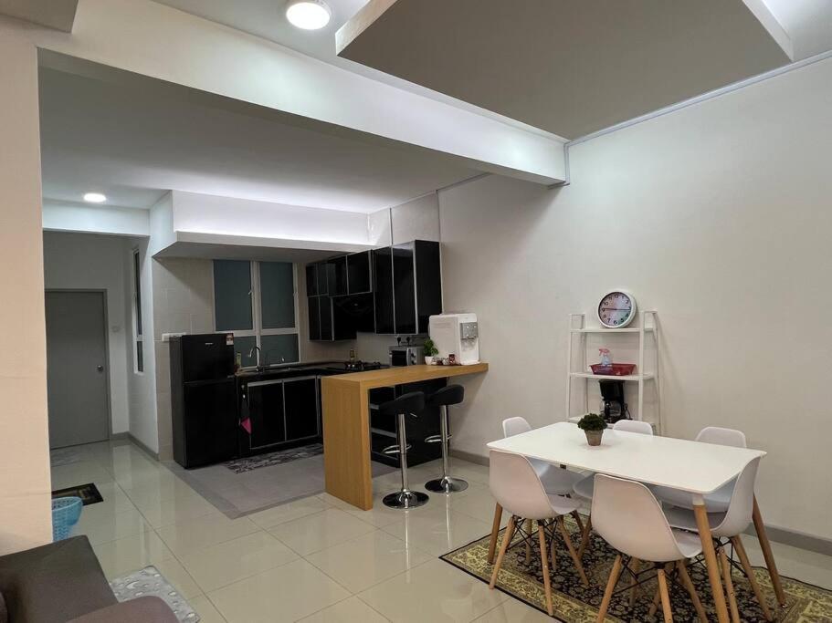 Dhia Raisha Homestay 瓜拉丁加奴 外观 照片